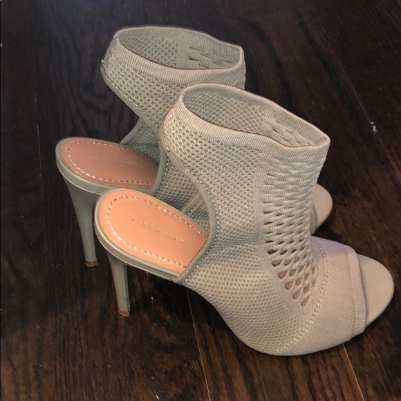 Zara Shoes - Peep toe sandals from Zara size 39 (size 8). Zara Shoes - Peep toe sandals from Zara size 39 (size 8).